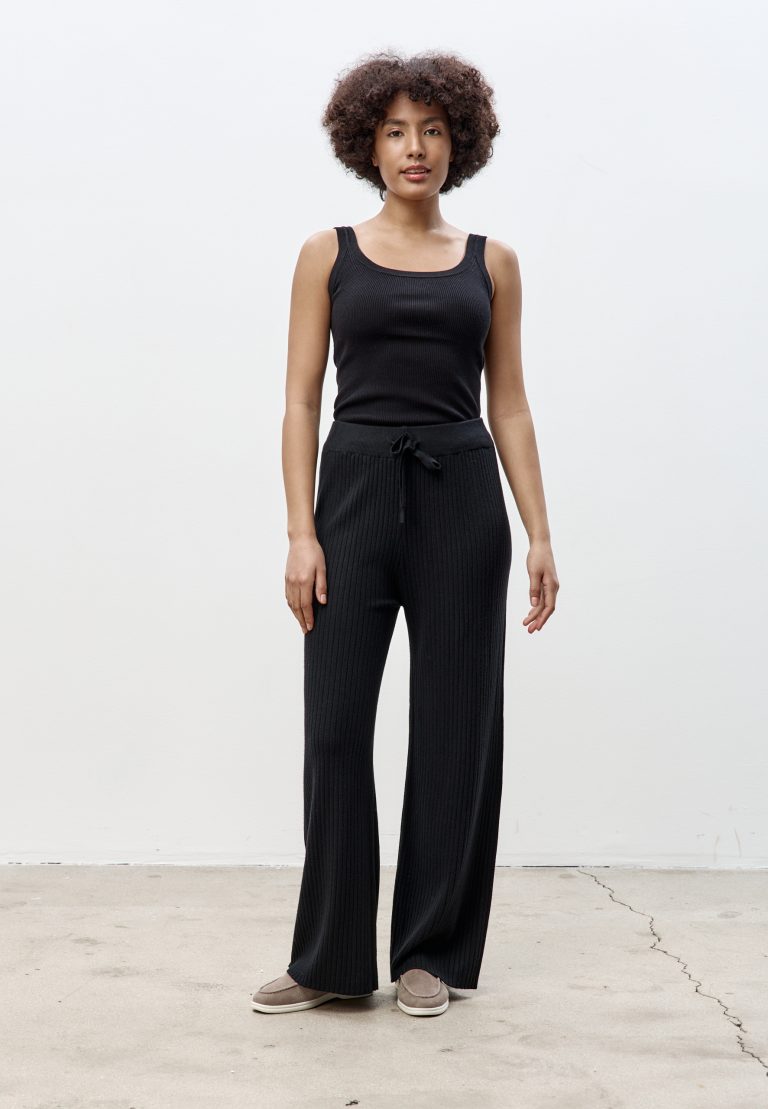 Трикотажные брюки в рубчик Weekend