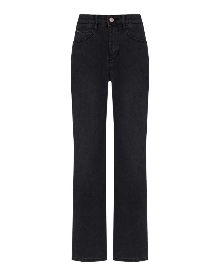 Прямые джинсы на высокой посадке