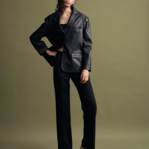 Кожаный жакет