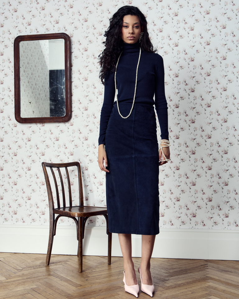 Замшевая юбка миди